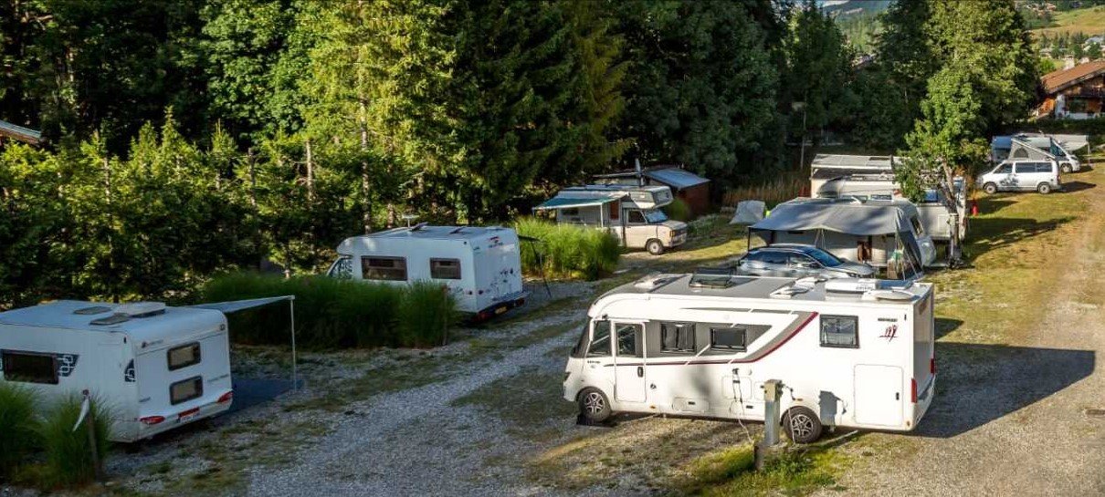 Camping les Prés d'Arly en Haute Savoie emplacements