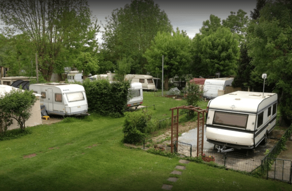 Camping municipal les 4 arpents en Yvelines les emplacements